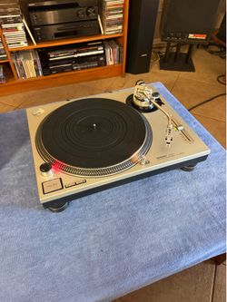 Technics SL-1200MK2 Direct Drive Turntable