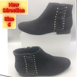 New Direction Women’s Ankle Black Gold buttons size 6