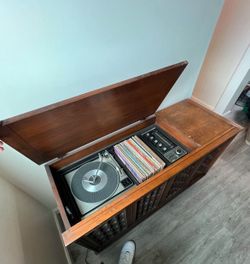 record player  with AM/FM stereo