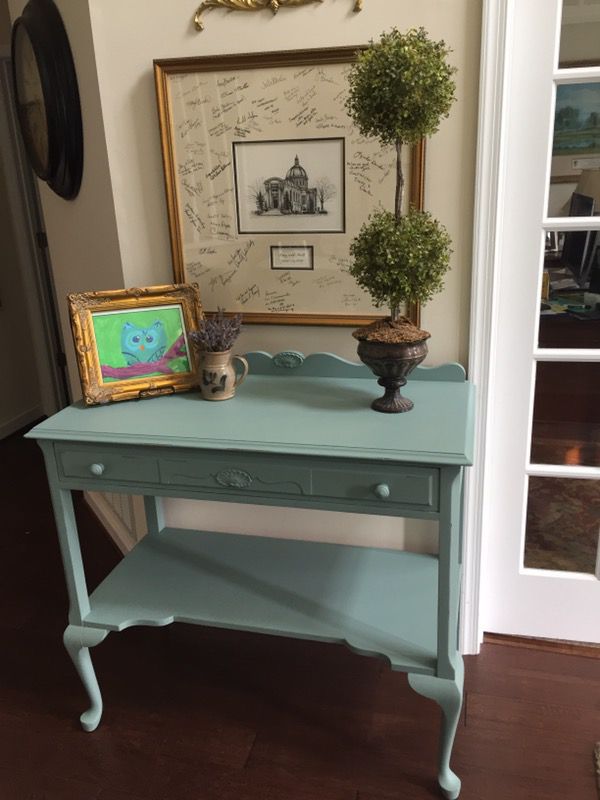 Gorgeous antique!! Perfect in foyer/TV console/buffet/changing table