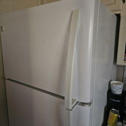 FREEE KENMORE REFRIGERATOR 
