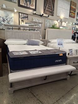 4PC Bedroom Set in Weathered Grey