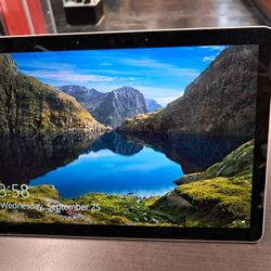 Microsoft Surface Go 2 (1926) Windows 10