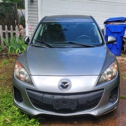 Mazda 3   *2012*