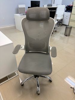 Rolling computer chair