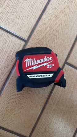 Milwaukee 25 ft.​ Magnetic Tape Measure