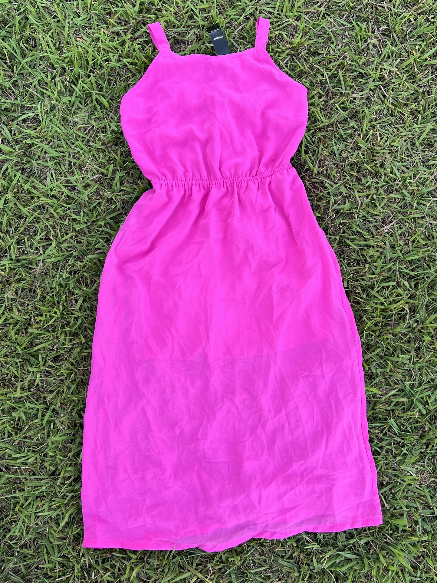 Bebe Metal Neck Trim Maxi Dress – Size Medium – New with Tag