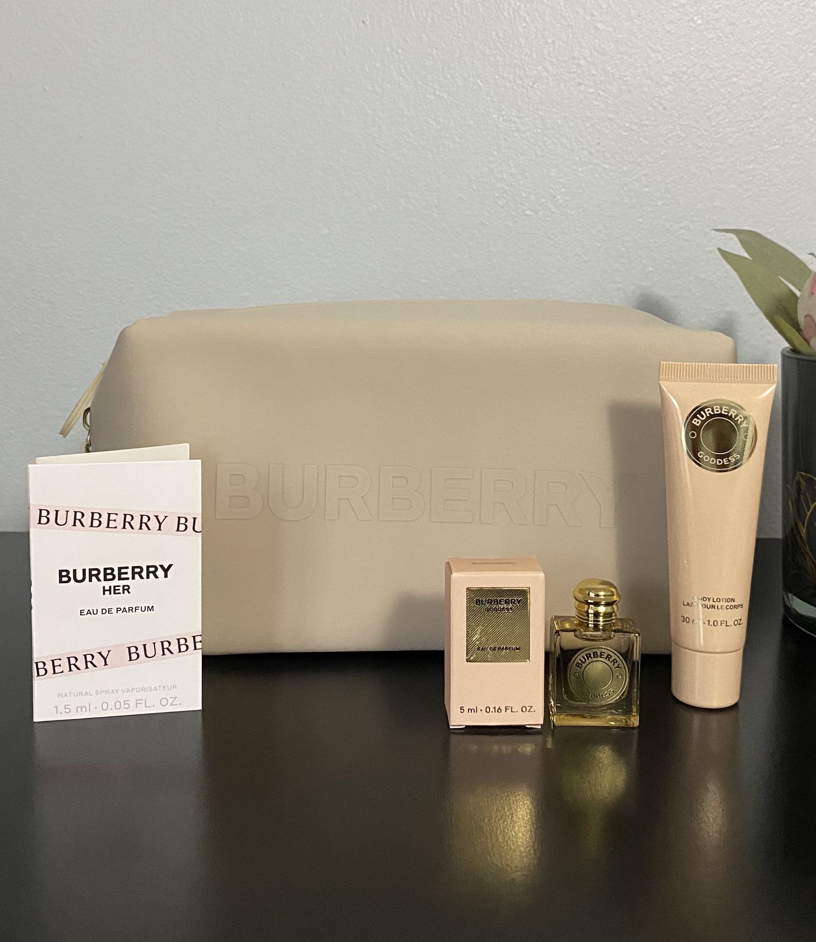 Burberry Goddess Eau De Parfum Gift Set