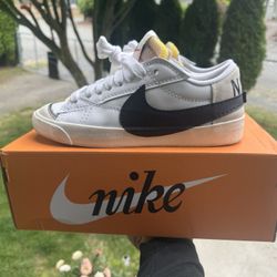 Nike Blazer Low Jumbo WoMen Size 9 