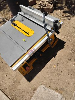 DeWalt table saw $400
