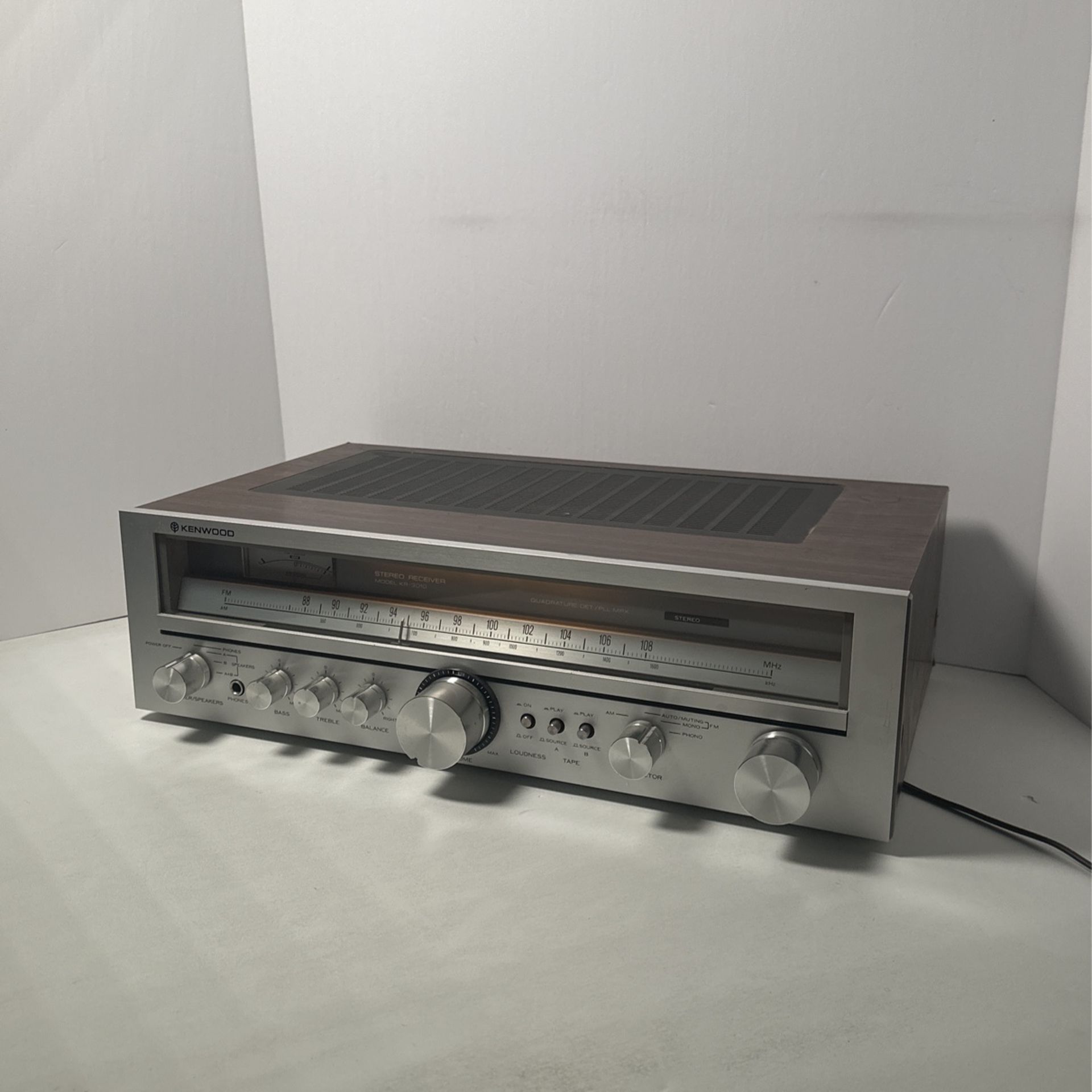 Vintage Kenwood KR-3010 AM/FM Stereo Receiver Tested, Works, EXCELLENT