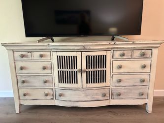 Entertainment unit