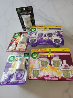 Air Wick Plug-In Warmers and Refills Bundle