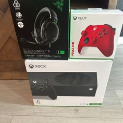 Xbox Series S 1TB w/ 2 Controllers