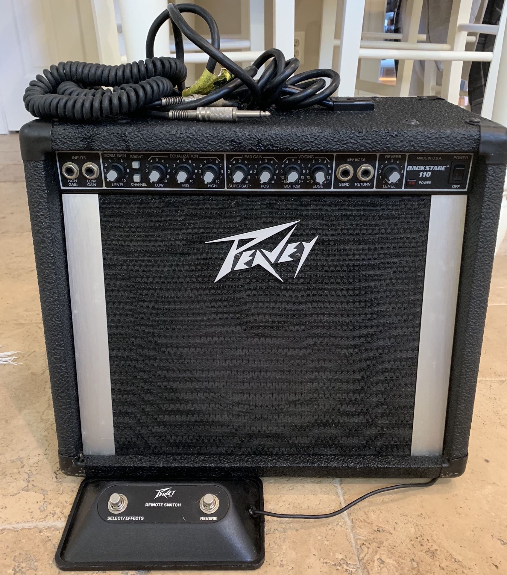PEAVEY GUITAR AMP LOUD 65 WATT BACKSTAGE 110 includes foot pedal