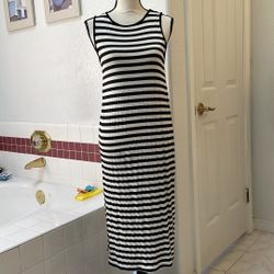 Black and White Stripes  Sleeveless Midi Dress