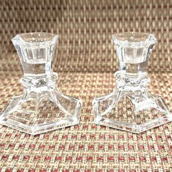 Set of 2 candle holder clear glass.