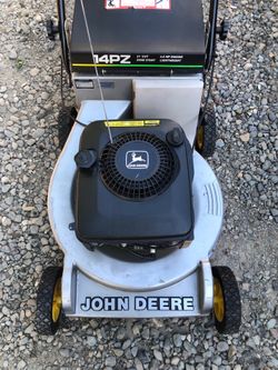 Extremely nice old school, John Deere push lawnmower, aluminum