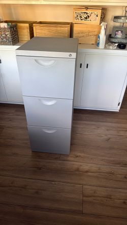 3 Drawer Filing Cabinet Excellent Condition 