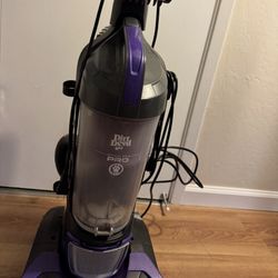 Dirt Devil Vacuum Cleaner 