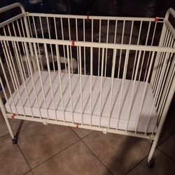 Baby crib