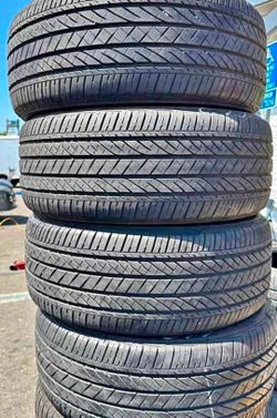 245 50 19 Bridgestone tires Con 80% de Vida Las 4