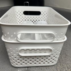 2x Organizers Caddies And 2x Liquid Spray Bottles