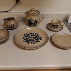 Phaltzgraff Dish Set