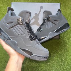 Jordan 4 Black Cats Size 9