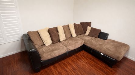 Sectional Couch/ Sofa - MAKE ME AN OFFER