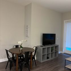 Dining Table W/4 Chairs