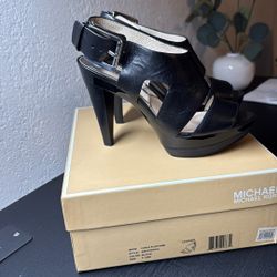 MICHAEL KORS Blk Heels Size 6.5 With Soft Leather Straps