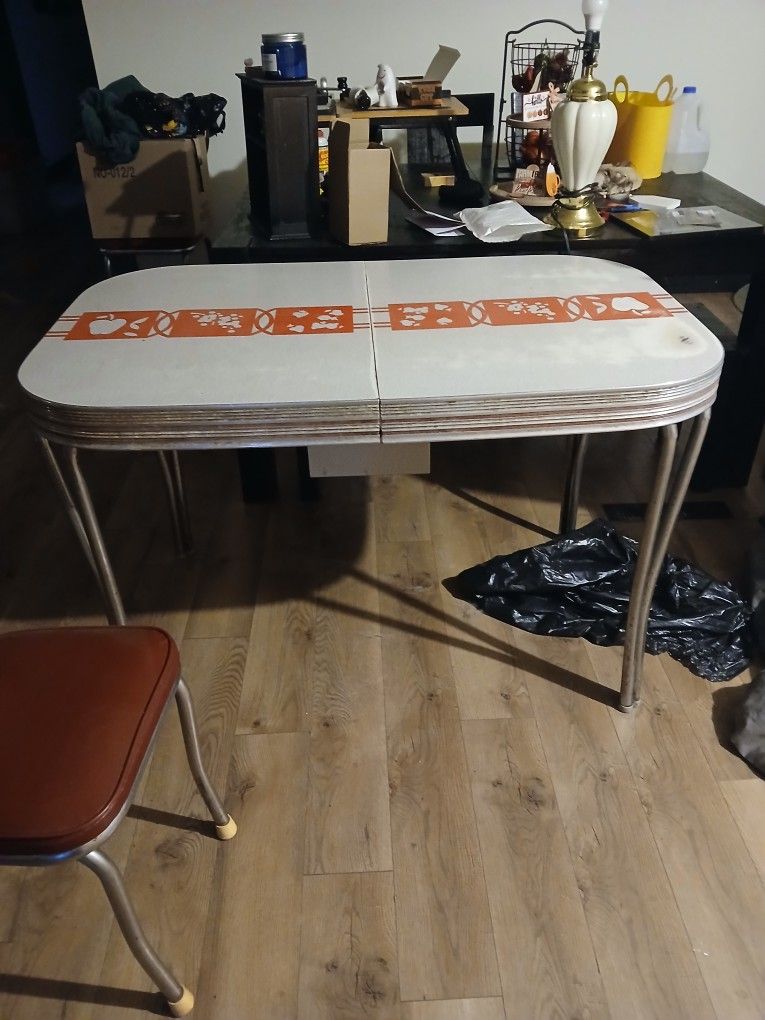 Formica Kitchen Table And 4 Chairs