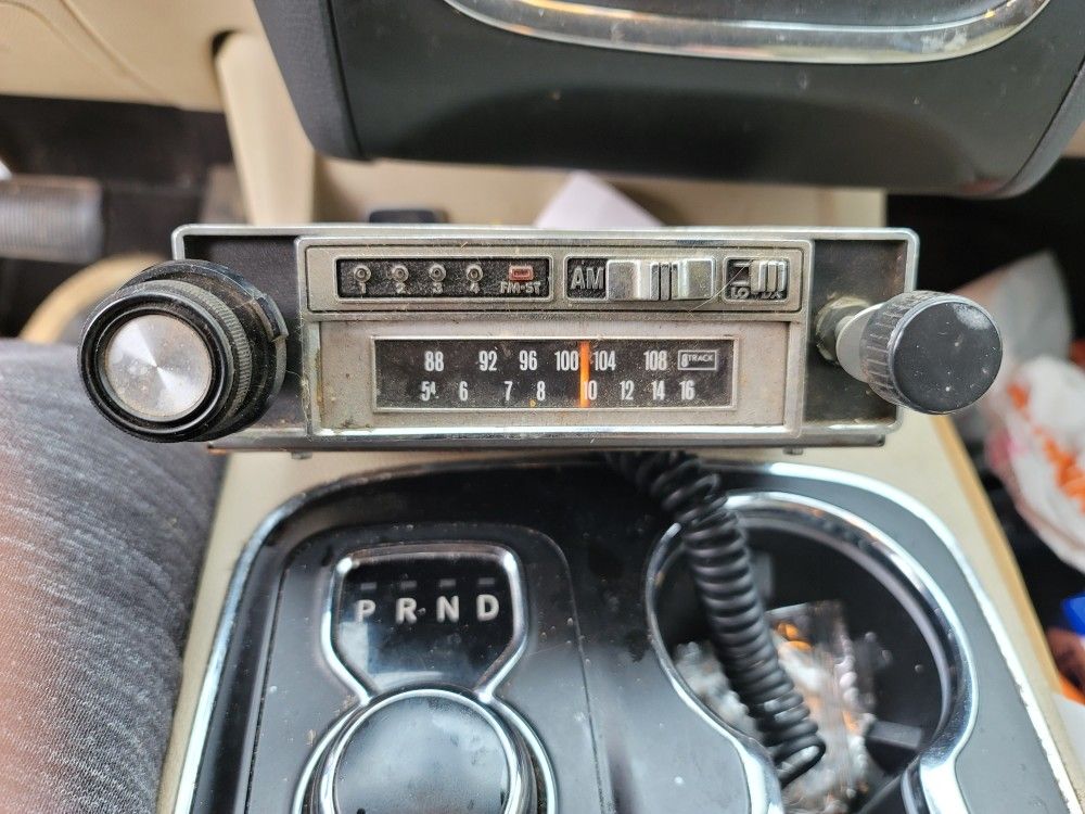 Vintage AUDIOVOX ID-400 Car Stereo OEM Factory Am/Fm 8 Track 1970's