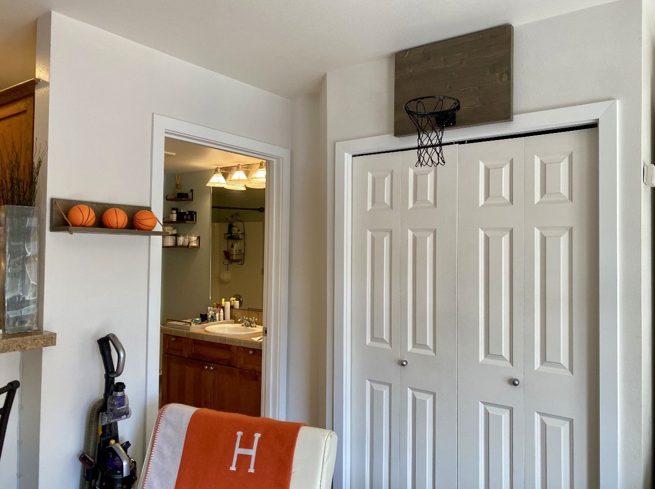 Indoor Wood Basketball Hoop w/ 3 Balls & Holder