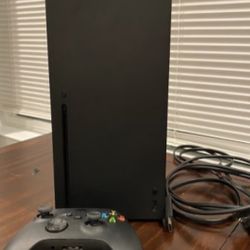 Xbox X Comes With Headset And Spare Controller 