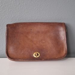 Vintage Coach Brown Leather Turnlock Crossbody Bag 997