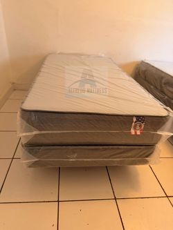 NEW TWIN SIZE 38x75” MATTRESS AND BOX SPRING-2pcs