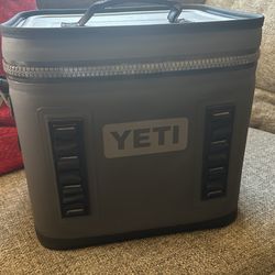 Yeti M12 Cooler