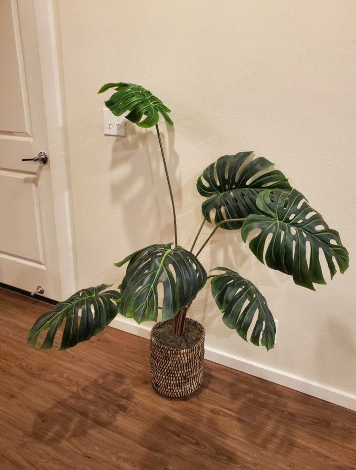 Fake Artificial Plant- Monstera