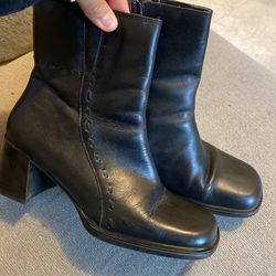 Andrea Boots