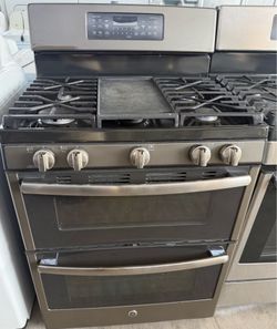 GE - AMAZING DOUBLE OVEN GAS STOVE IN EXCELLENT CONDITION