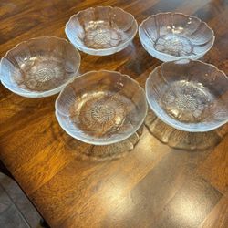 Vintage Set of 6 Arcoroc 5 3/4" Fleur Textured Clear Glass Fruit Dessert Bowls