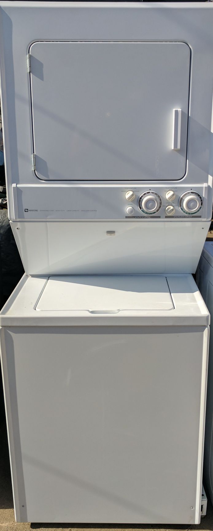 Maytag LSG7806AAE 27 Inch Gas Laundry Center (Stackable washer &gas dryer)