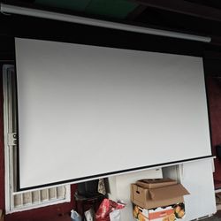 Projector Screen