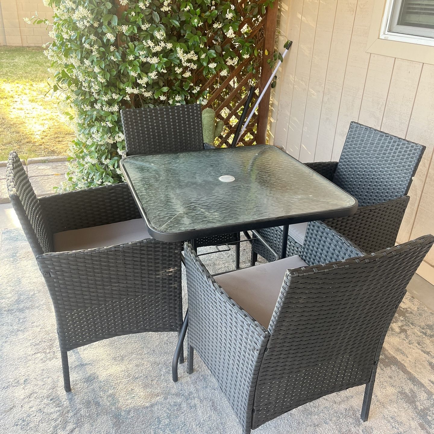 Patio Table With 4 Chairs