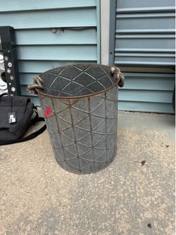 Decorative bucket