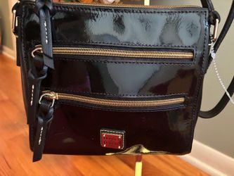 black patent leather Dooney & Bourke crossbody bag