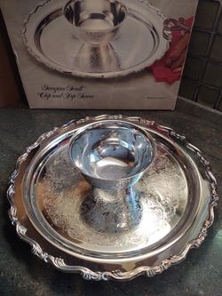 Vintage Oneida Silversmiths Chip and Dip Server