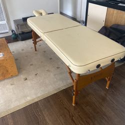 Master Massage Table And Accessories !